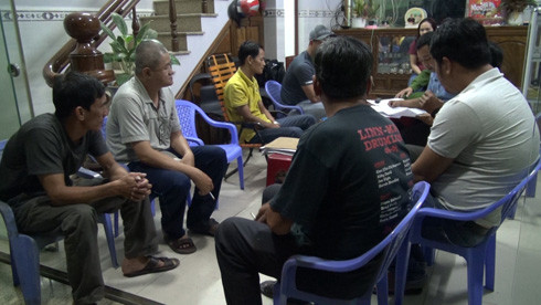 Tạm giữ hình sự đối tượng tổ chức đánh bạc ảnh 2