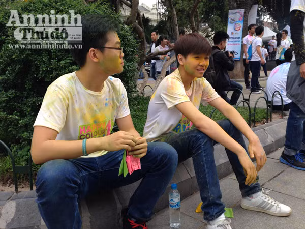 Giới trẻ Hà Thành thích thú với đường chạy đầy sắc màu ảnh 22