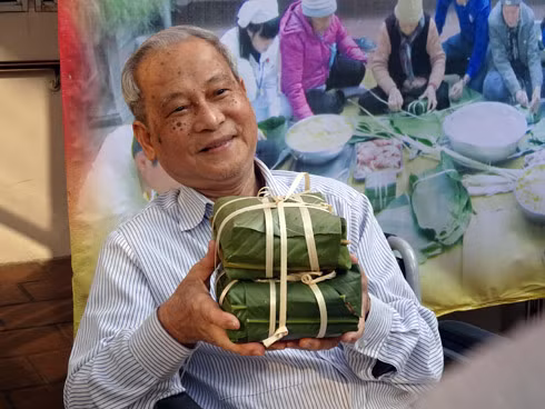 Tâm sự nhói lòng của các cụ già quyết không về nhà đón Tết ảnh 19