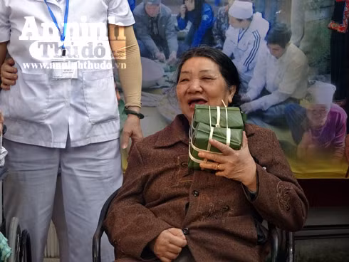 Tâm sự nhói lòng của các cụ già quyết không về nhà đón Tết ảnh 20