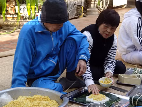 Tâm sự nhói lòng của các cụ già quyết không về nhà đón Tết ảnh 7