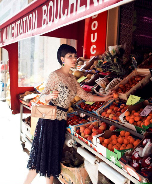 Lý Nhã Kỳ xinh đẹp, dịu dàng dạo phố cổ tại Pháp ảnh 6 Lý Nhã Kỳ xinh đẹp, dịu dàng dạo phố cổ tại Pháp ảnh 6