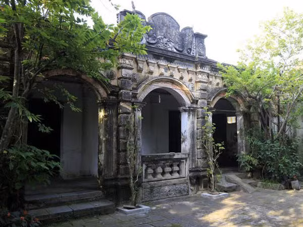 Ngỡ ngàng lạc vào ngôi làng toàn biệt thự 'Tây', gần trăm năm tuổi ảnh 7