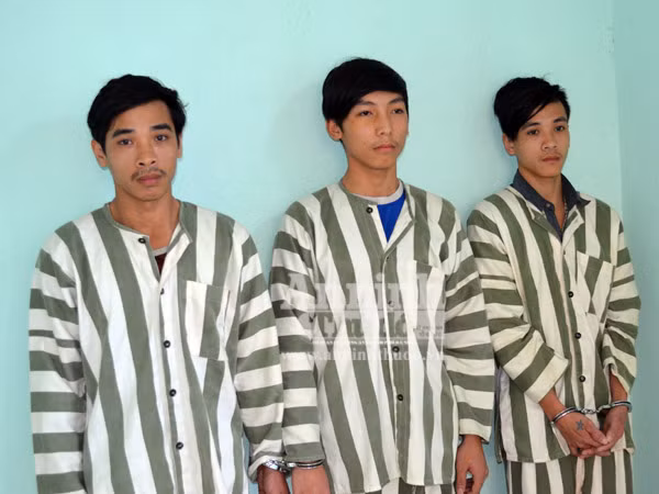 Mang hung khí vào công ty gây án, tấn công cả Công an ảnh 1