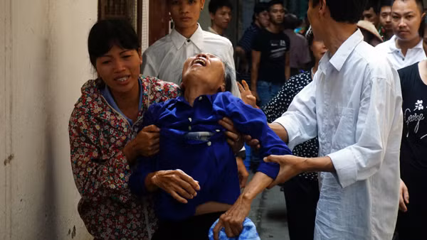Hình ảnh hiện trường vụ cháy khiến 5 người trong gia đình bị chết ngạt ảnh 1