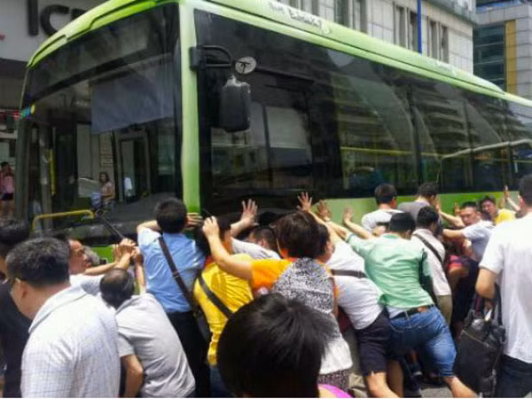 Thoát chết nhờ tinh thần đoàn kết ảnh 1