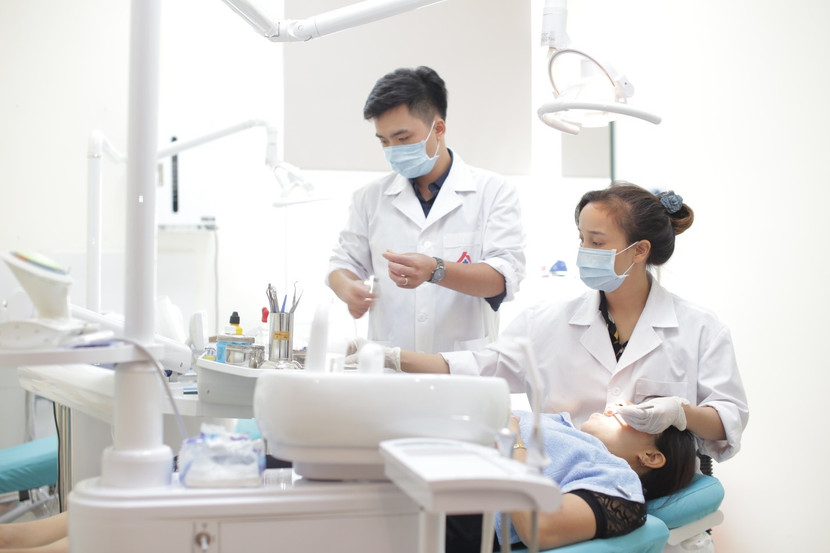 Chất lượng tương đương nhưng dịch vụ đi trước, người dân đổ xô đi khám viện tư ảnh 2