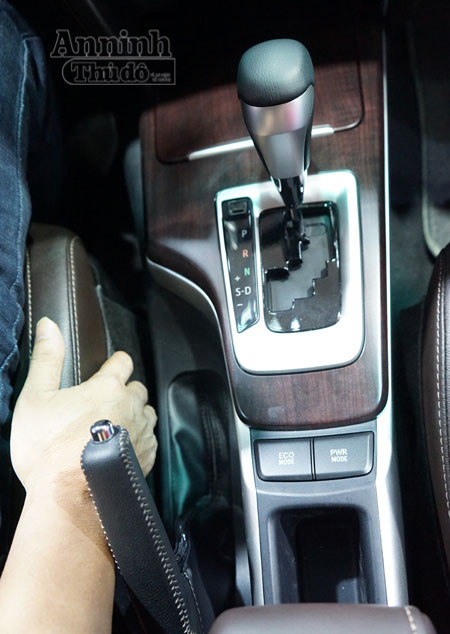 Chi tiết hàng 'hot' chính hãng Toyota Fortuner 2016 ảnh 12