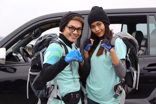 "Chê" xe địa hình đẳng cấp, Tiến Đạt xuất hiện cùng xe cổ mobylette ảnh 3