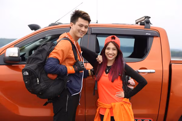 "Chê" xe địa hình đẳng cấp, Tiến Đạt xuất hiện cùng xe cổ mobylette ảnh 4