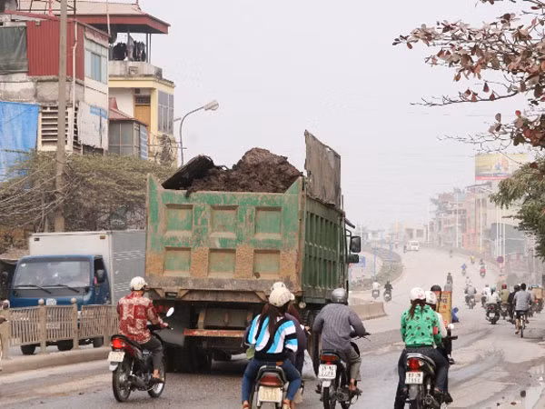 Doanh nghiệp vận tải ký cam kết không chở quá tải ảnh 1
