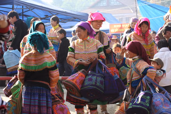 Rực rỡ sắc màu chợ phiên Bắc Hà ảnh 4