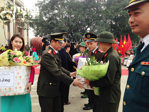 Những hình ảnh xúc động tại lễ giao nhận quân 2017 ảnh 6