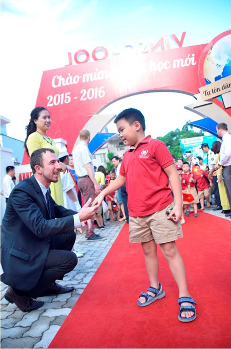 "Bức tường tài năng" đầy ấn tượng của học sinh trong Lễ khai giảng ảnh 7