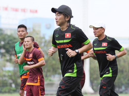 Bạn đọc phản đối mạnh mẽ ông Vũ Mạnh Hải, bảo vệ HLV Miura ảnh 4