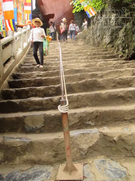 Chùa Hương vắng khách dẫu đang mùa lễ hội ảnh 7