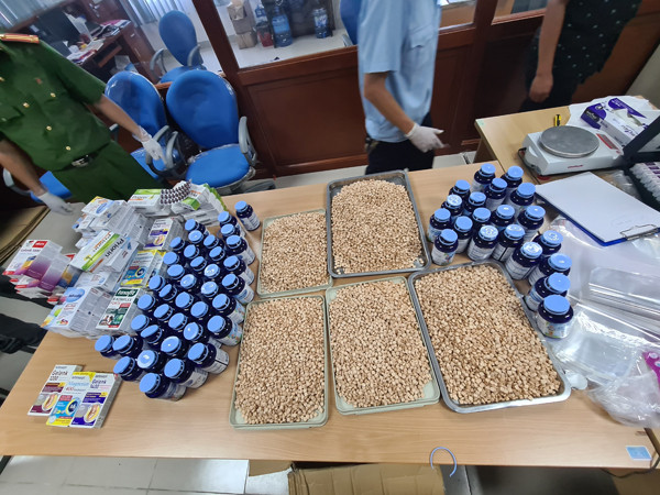 Tạm giữ 6 đối tượng liên quan đến lô hàng "khủng" chứa ma túy tổng hợp ảnh 4