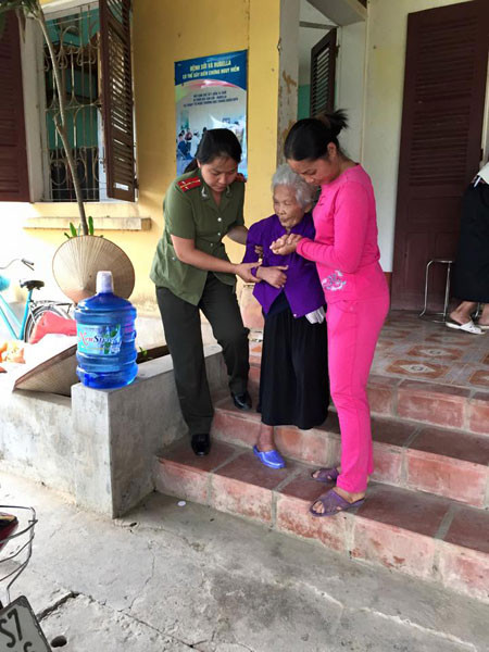 Mang niềm vui tới những miền xa ảnh 2