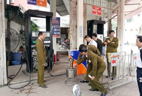 Audio 31-12-2015: Cháy chợ Phủ Lý - Hà Nam, 300 gian hàng bị thiêu rụi ảnh 2