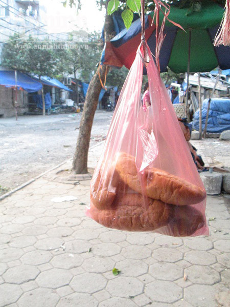 Kiếp không nhà và những người đàn bà nghèo… hút thuốc ảnh 7