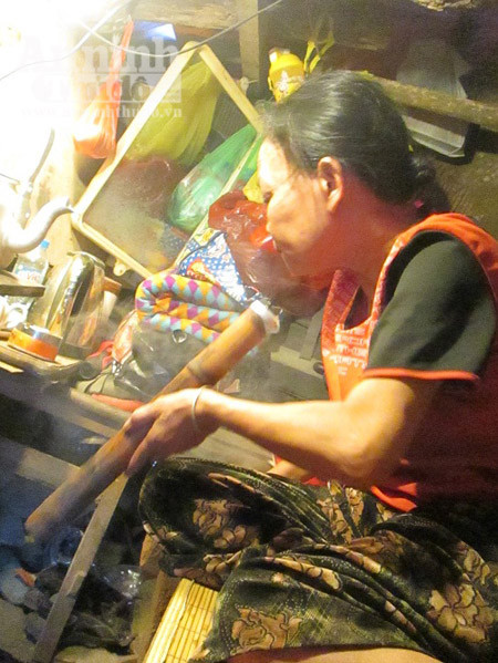 Kiếp không nhà và những người đàn bà nghèo… hút thuốc ảnh 5