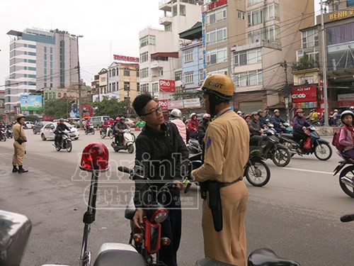 Audio 10-4-2015: Nghi án “quỹ đen” ở Posco E&C và Mỹ phản đối hành động của Trung Quốc tại biển Đông ảnh 2