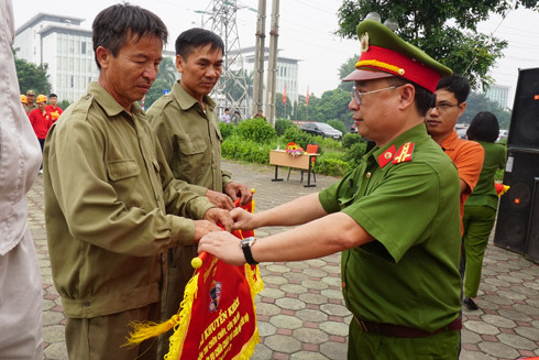 14 đội chữa cháy cơ sở tranh tài cứu nạn, cứu hộ, dập lửa ảnh 4 14 đội chữa cháy cơ sở tranh tài cứu nạn, cứu hộ, dập lửa ảnh 4