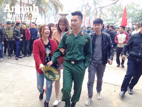 Những hình ảnh xúc động tại lễ giao nhận quân 2017 ảnh 9