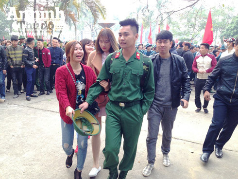 Những hình ảnh xúc động tại lễ giao nhận quân 2017 ảnh 9