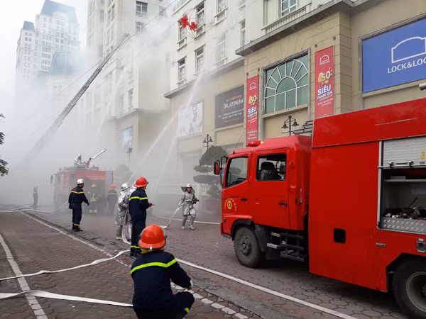 Diễn tập phòng cháy, chữa cháy, tìm kiếm cứu nạn tại tòa nhà The Garden ảnh 8