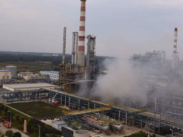 Cháy nổ lớn tại chi nhánh của PetroChina ảnh 1