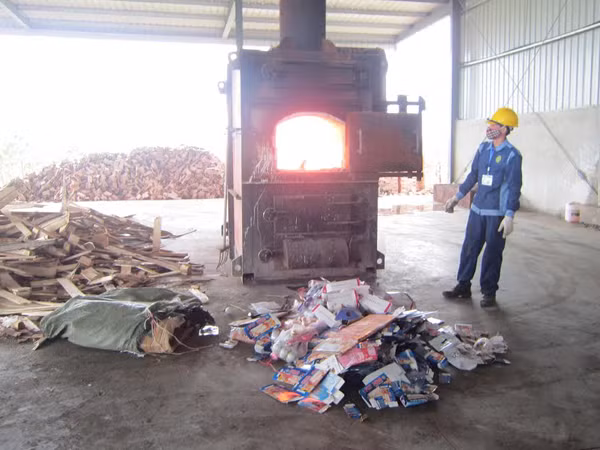 Tiêu hủy gần 6.000 dụng cụ kích dục ảnh 11