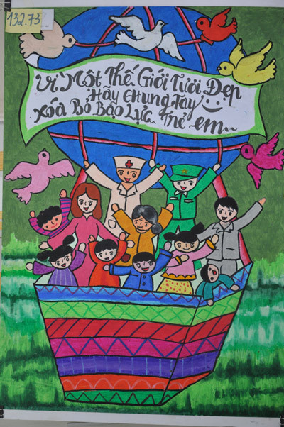 Hơn 100 bức tranh ấn tượng, truyền tải thông điệp "Cùng loại bỏ bạo lực với trẻ em" ảnh 1