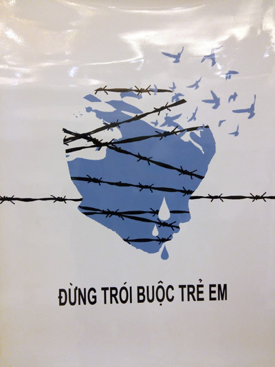 Hơn 100 bức tranh ấn tượng, truyền tải thông điệp "Cùng loại bỏ bạo lực với trẻ em" ảnh 14