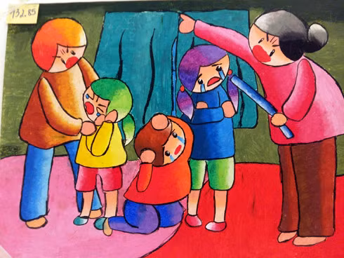 Hơn 100 bức tranh ấn tượng, truyền tải thông điệp "Cùng loại bỏ bạo lực với trẻ em" ảnh 4