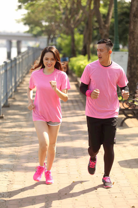 Hương Giang Idol nũng nịu bên bạn trai Việt kiều, xóa tan tin đồn chia tay ảnh 3