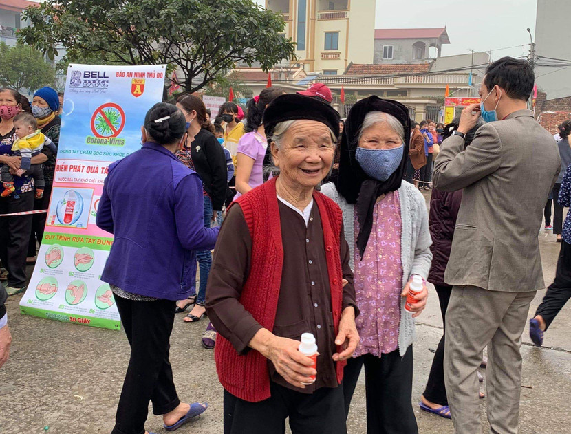 Báo ANTĐ tặng miễn phí 5.000 chai nước rửa tay khô tới người dân Hà Nội ảnh 8 Báo ANTĐ tặng miễn phí 5.000 chai nước rửa tay khô tới người dân Hà Nội ảnh 8