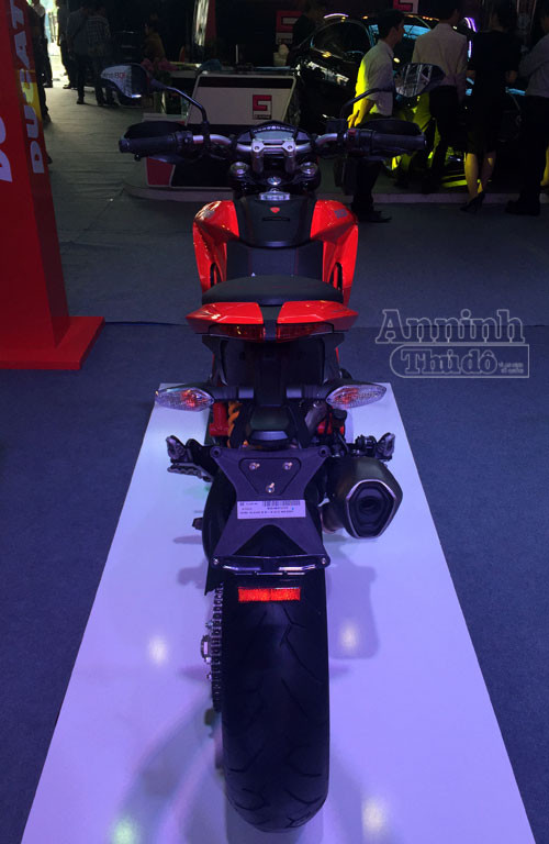 Hà Nội: Ngắm loạt "quái thú" 2 bánh bóng lộn, giá trên nửa tỷ đồng ảnh 5 Hà Nội: Ngắm loạt "quái thú" 2 bánh bóng lộn, giá trên nửa tỷ đồng ảnh 5