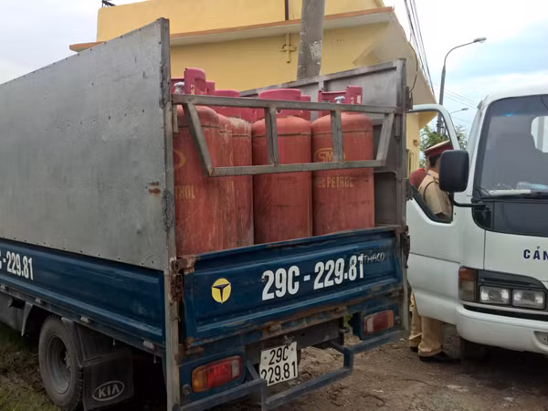 Phát hiện nhiều vi phạm an toàn PCCC tại làng nghề Bát Tràng ảnh 6 Phát hiện nhiều vi phạm an toàn PCCC tại làng nghề Bát Tràng ảnh 6