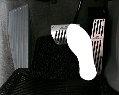 Dành cho người mới tập xe: Làm gì để khỏi nhầm chân ga với chân phanh? ảnh 5