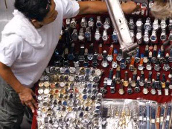 Phần lớn hàng nhái ở Thái Lan đến từ Trung Quốc ảnh 1