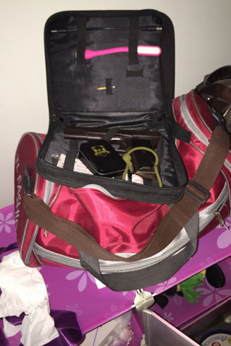 Bí mật trong chiếc túi du lịch... màu đỏ thẫm ảnh 11 Bí mật trong chiếc túi du lịch... màu đỏ thẫm ảnh 11