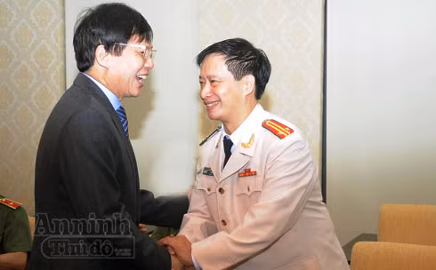 Kỷ niệm 40 năm ngày Báo ANTĐ xuất bản số đầu và đón nhận Huân chương Bảo vệ Tổ quốc Hạng Nhì ảnh 4