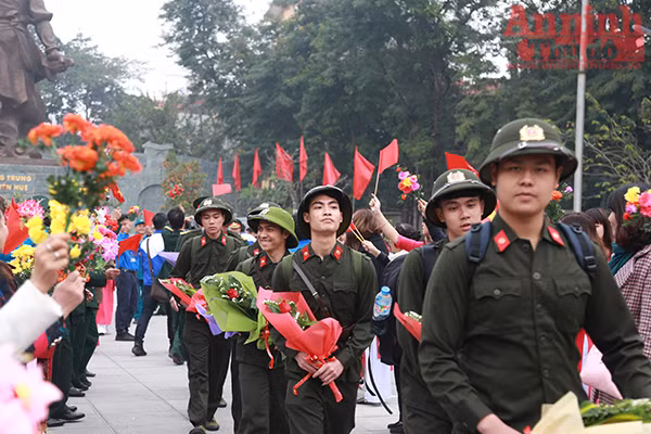 Những hình ảnh xúc động tại lễ giao nhận quân 2017 ảnh 19