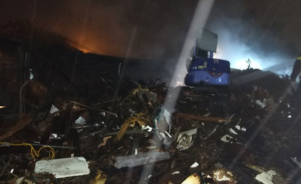 Cháu bé đun cám, bất cẩn gây cháy trại chăn nuôi lợn? ảnh 6