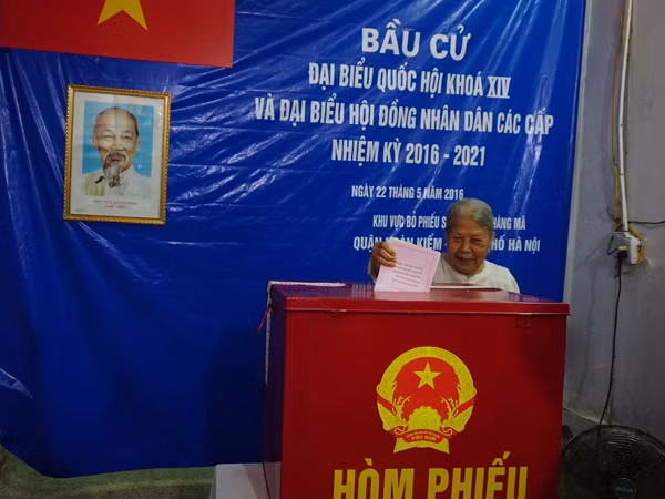 Cử tri phố cổ nô nức đi bầu cử ảnh 3 Cử tri phố cổ nô nức đi bầu cử ảnh 3