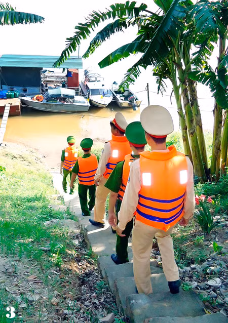 "Đi săn" tàu cuốc hút cát trộm trên sông Hồng ảnh 2