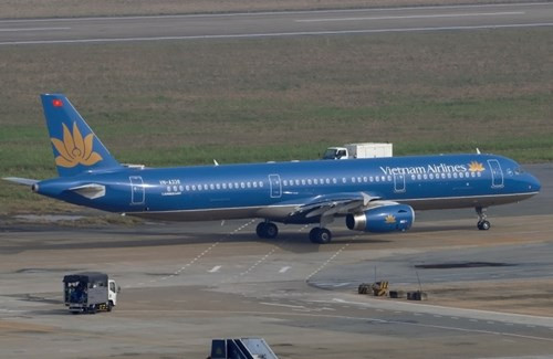 Audio 10-1-2016: Xe container mất lái, húc thẳng vào 2 nhà dân, 1 người thiệt mạng ảnh 1