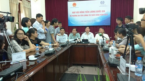 Audio 3-9-2015: Tin mới nhất về việc tăng lương và chuyện bản đồ phân giới Campuchia - Việt Nam ảnh 1