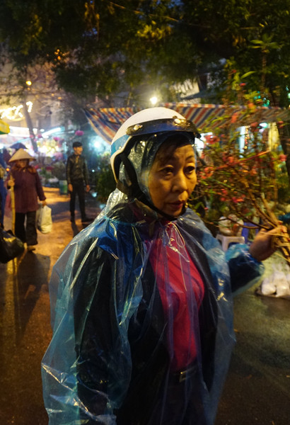 Phong vị Tết ở chợ phiên phố cổ ảnh 7